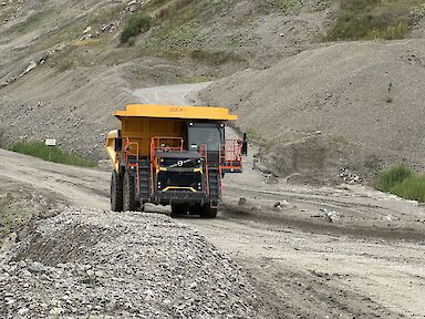 SHF setzt im Steinbruch schon lange auf Starrrahmen-Muldenkipper und ist dem Weg von Terrex zu Volvo CE gefolgt.